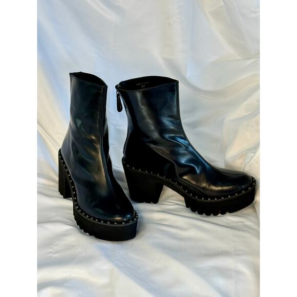 NWT Palomitas by Paloma Bascelo Black Boots / Booties (7) 37.5 
Pewter Studding - Picture 2 of 9
